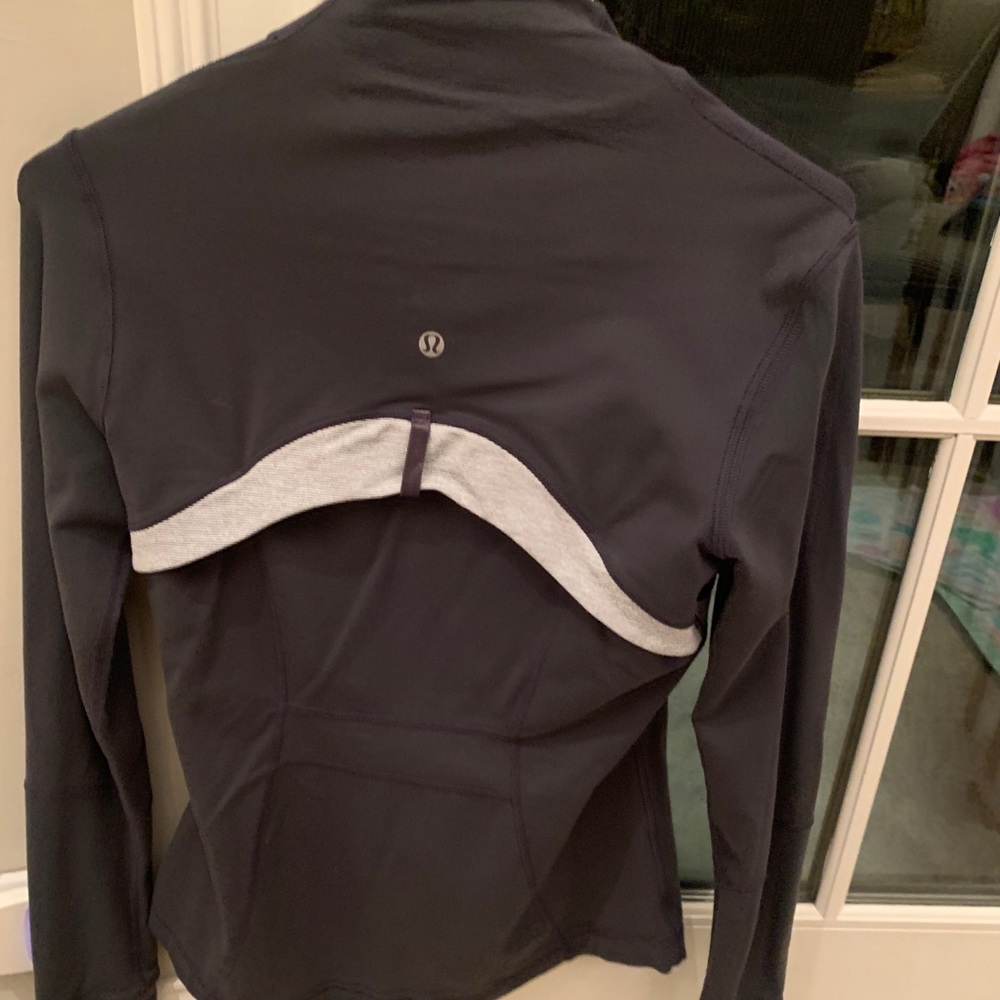 Lululemon Zip Up Jacket - Picture 3 of 4